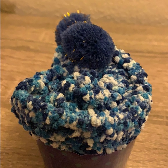 3 for $20 NWT Cozy Navy Cupcake Socks - Picture 4 of 7